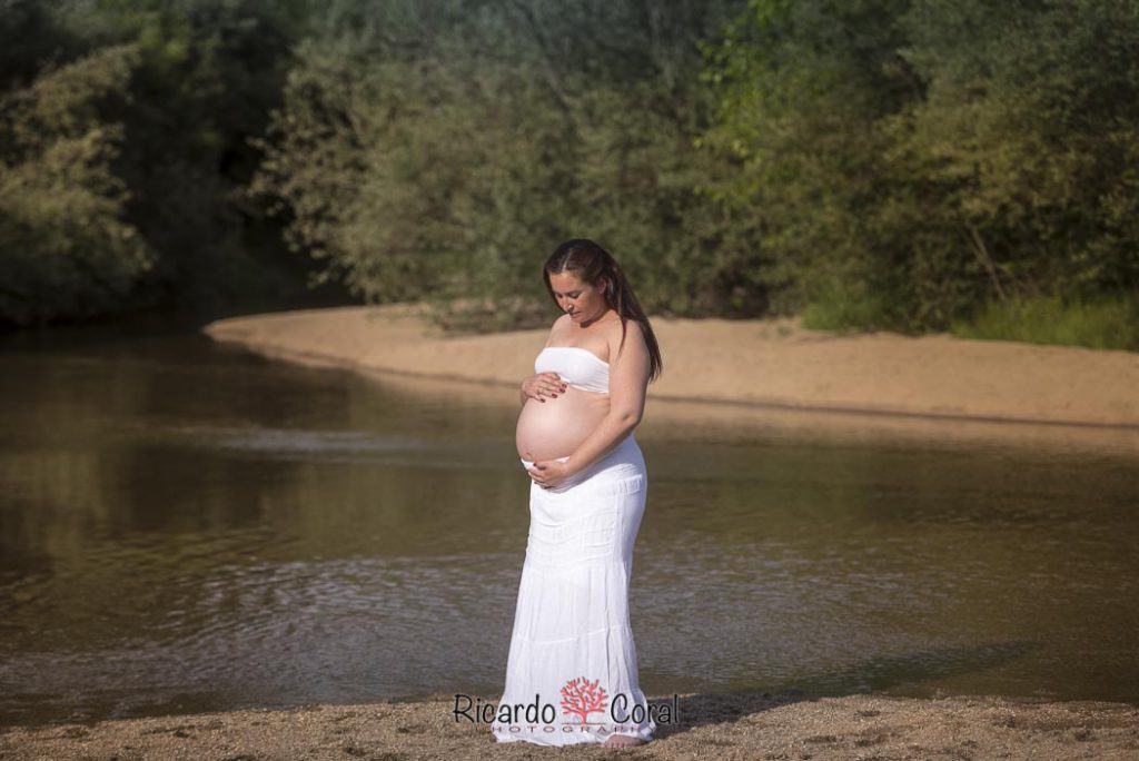 Fotografia de embarazo en el rio Alberche por Ricardo Coral